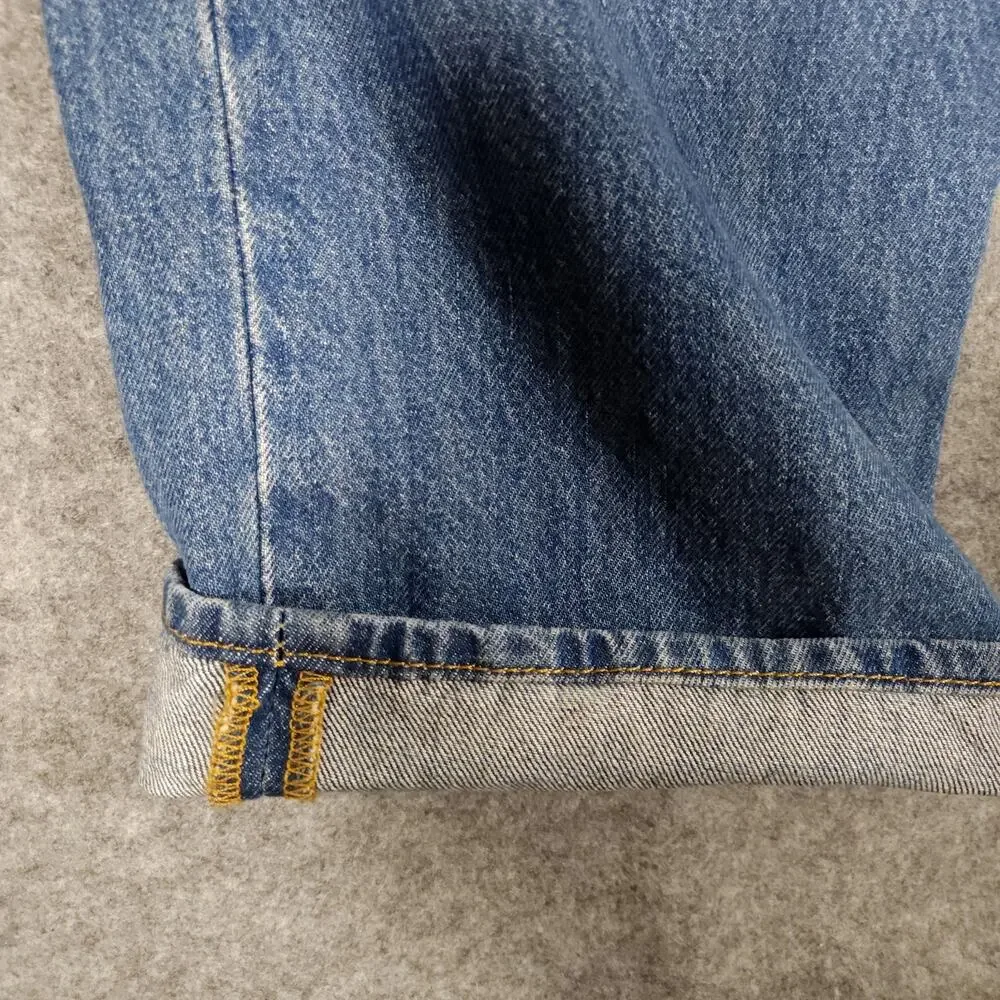Levis this pair